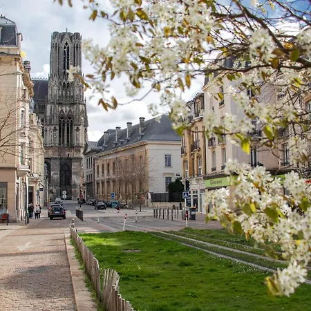 Apartman Rare! Magnifique - Vue Cathedrale